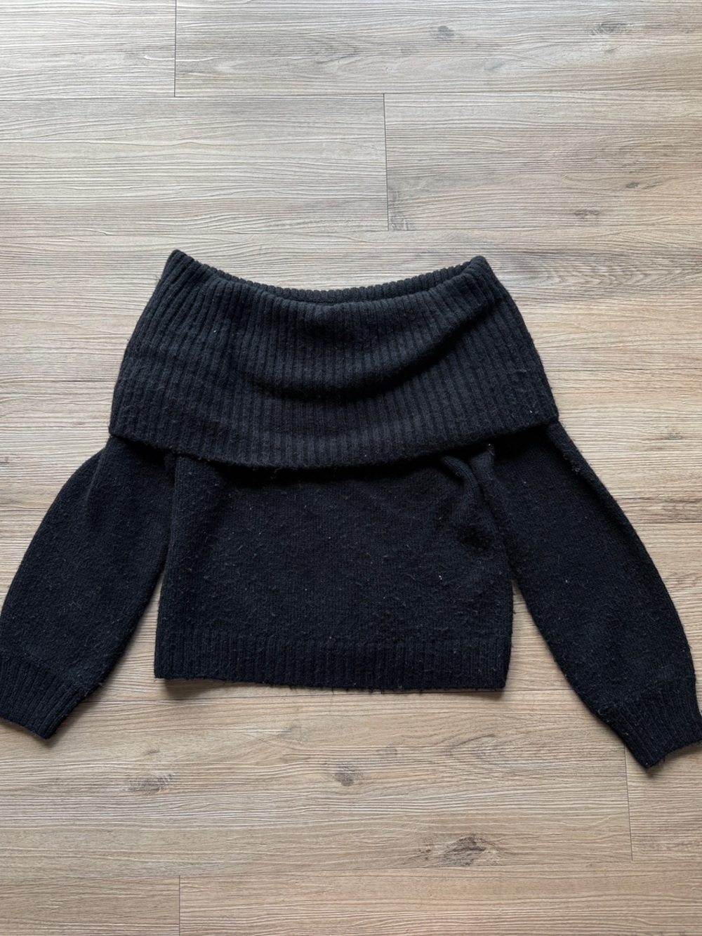 Abercrombie & Fitch Black Off-the-Shoulder Ribbed Foldover Sweater
